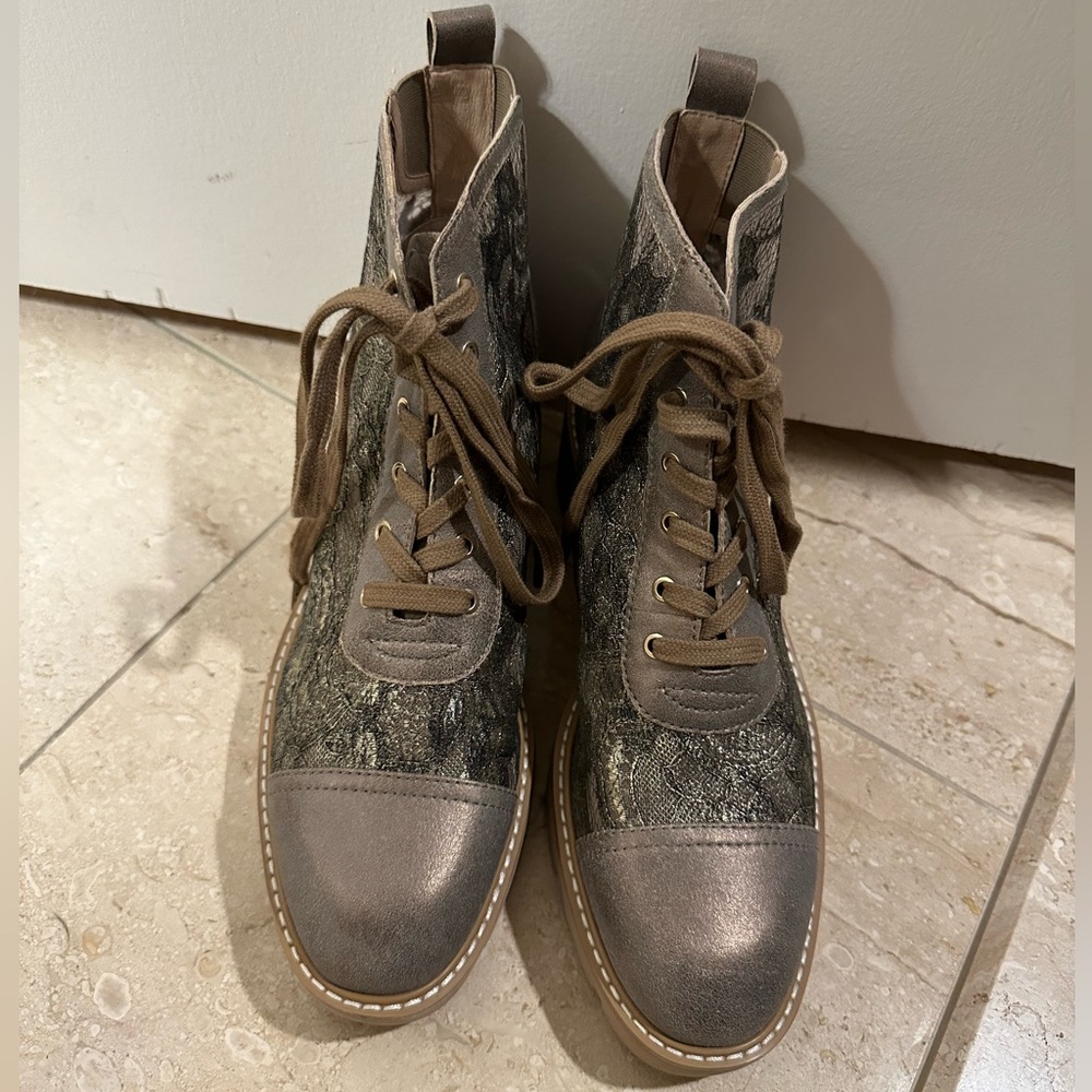 Donald Pliner Eliaa Boots